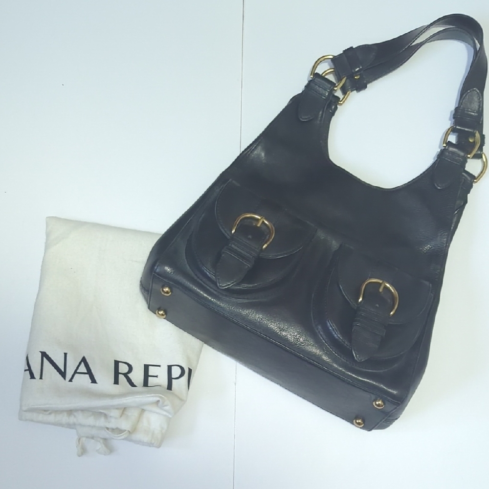 Banana Republic Leather Somerset Triangle Shoulder Bag in Black